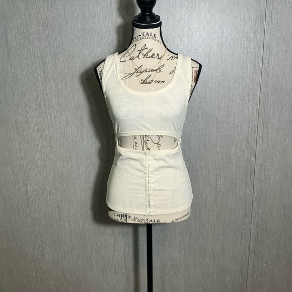 Zara Cream Sleeveless Cutout Top Size Medium - Picture 1 of 9